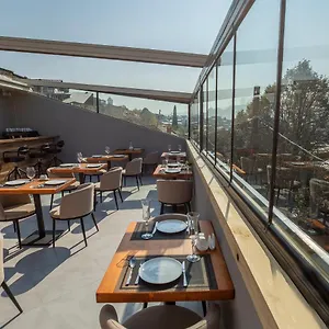 Ornament Boutique 4* تبليسي